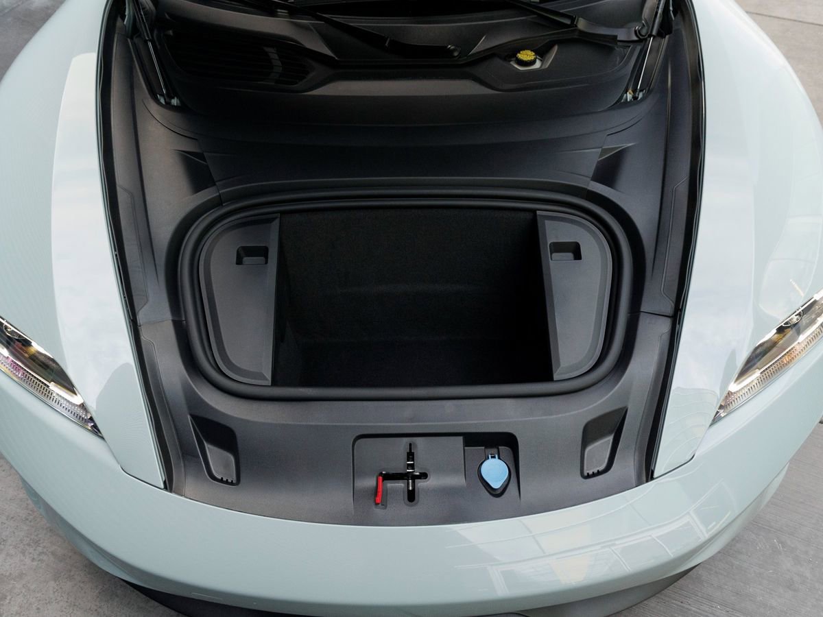 Used 2025 Porsche Taycan image 35