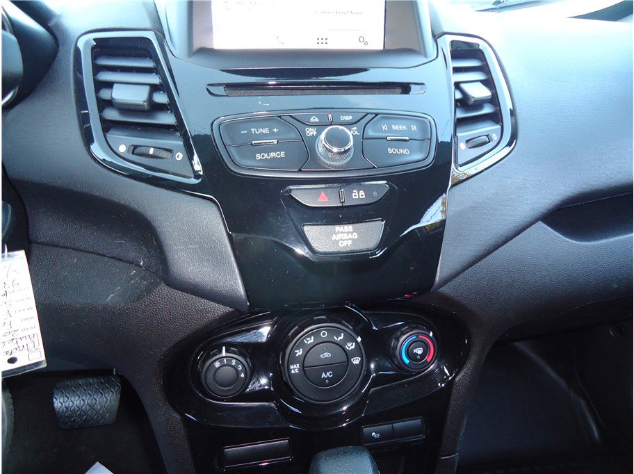 Used 2016 Ford Fiesta SE w/ Equipment Group 201A image 21