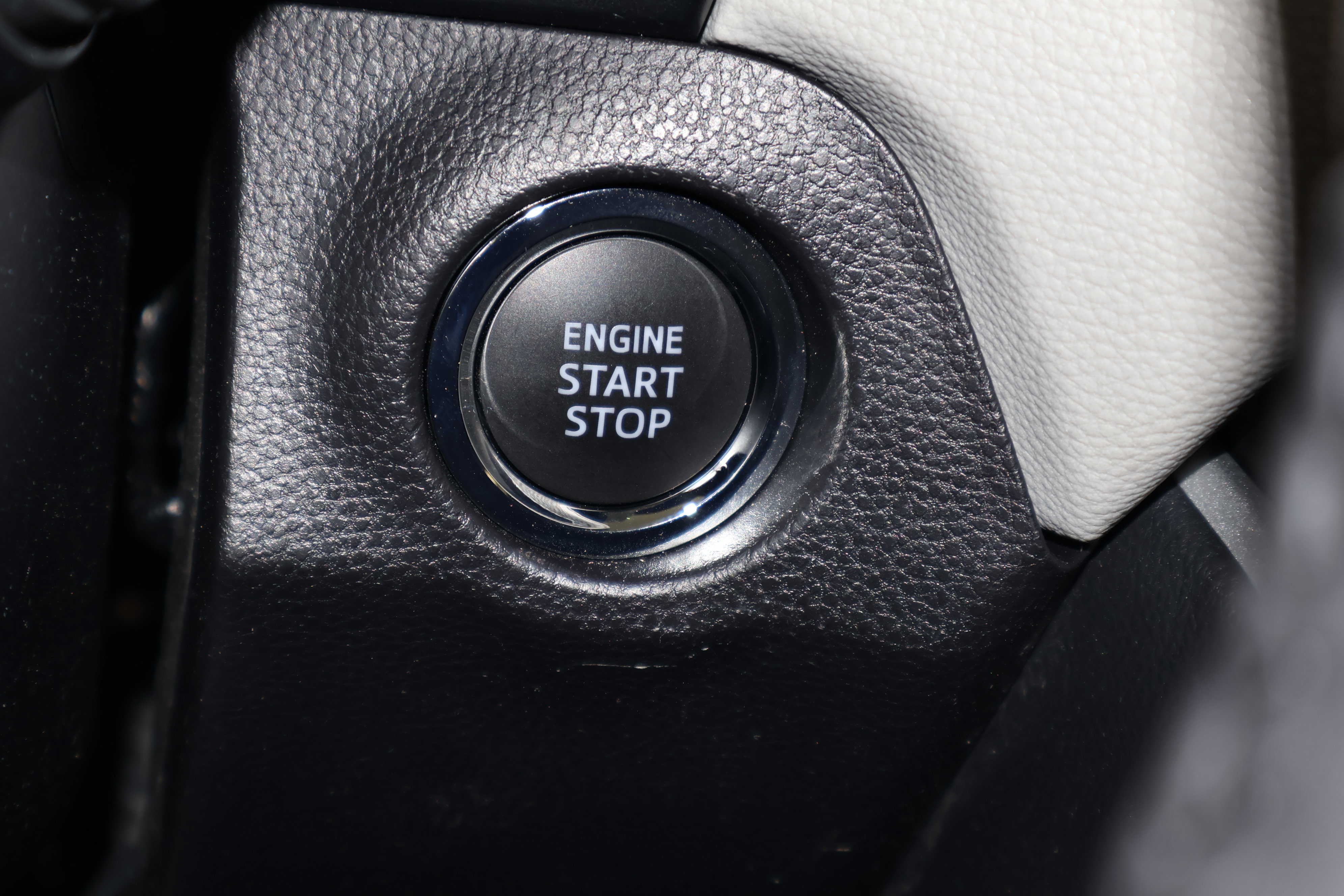 Used 2025 Toyota RAV4 XLE w/ Convenience Package image 26