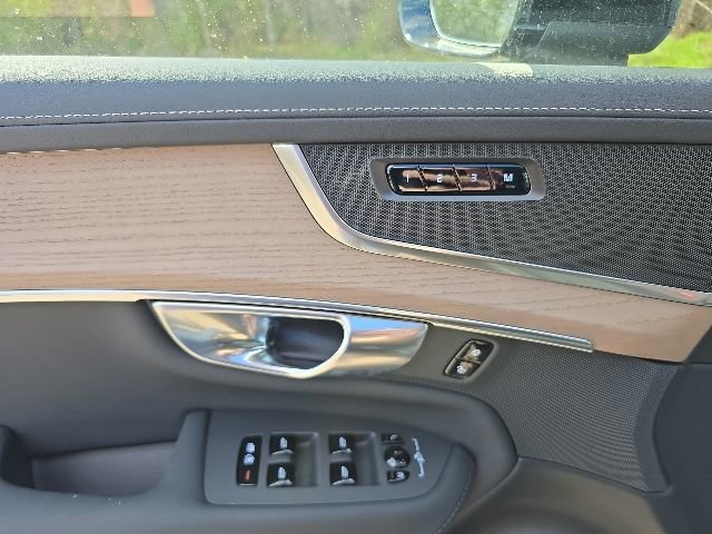 New 2026 Volvo XC90 B5 Core AWD/4WD image 24