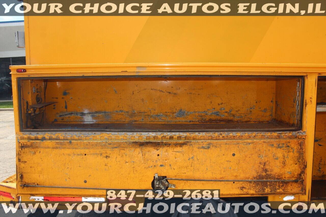 Used 2009 Ford F550 2WD Regular Cab Super Duty image 18