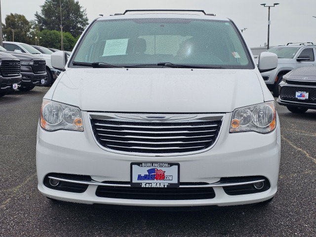 Used 2015 Chrysler Town & Country Limited FWD image 8