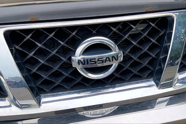Used 2012 Nissan Titan SL AWD/4WD image 5