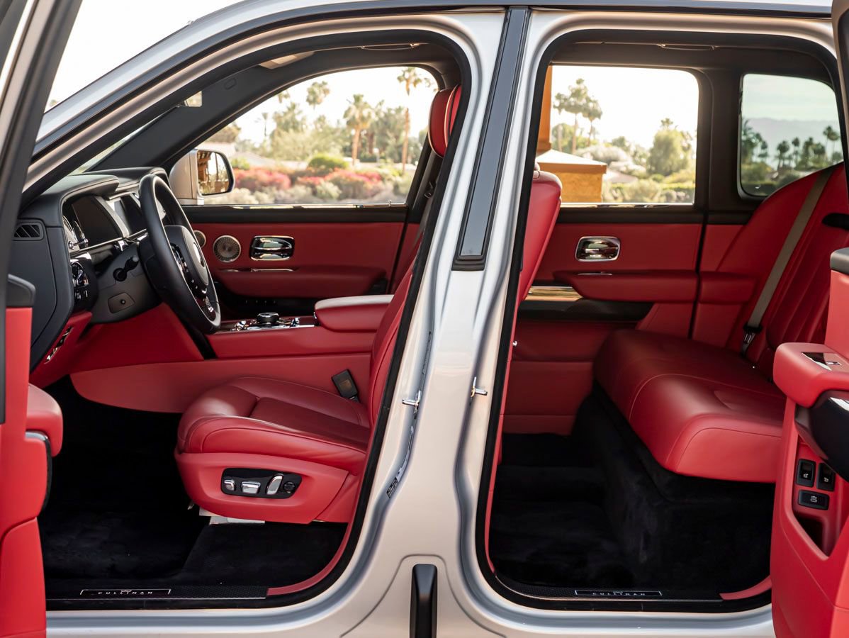 Certified 2024 Rolls-Royce Cullinan Black Badge w/ Dark Exterior Package AWD/4WD image 26