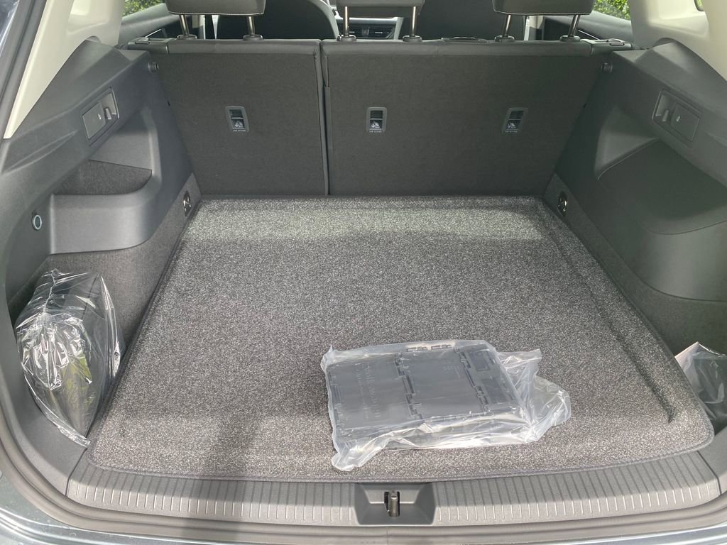 New 2026 Volkswagen Tiguan S FWD image 10