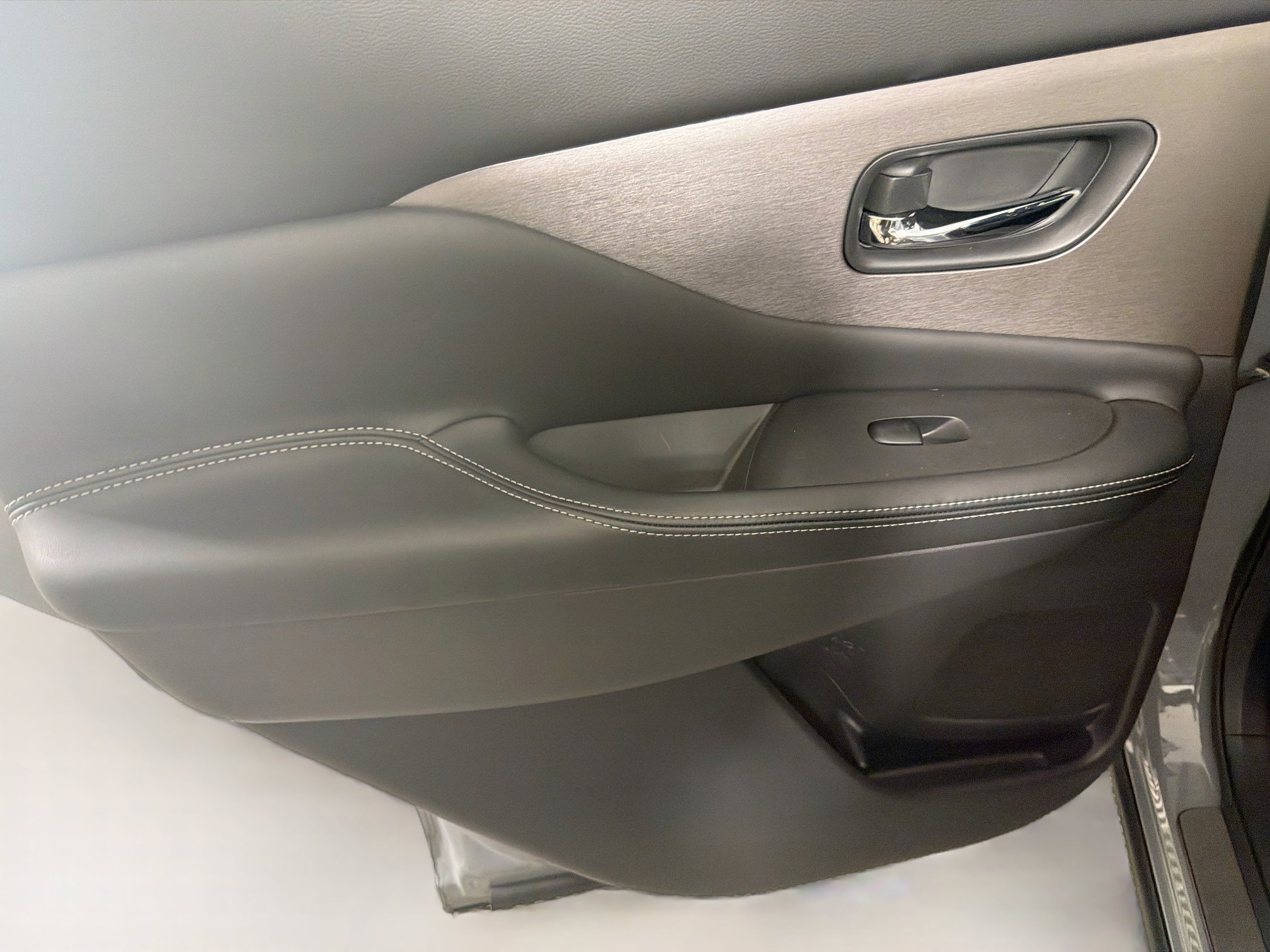 Used 2023 Nissan Murano SV w/ SV Midnight Edition Package FWD image 24