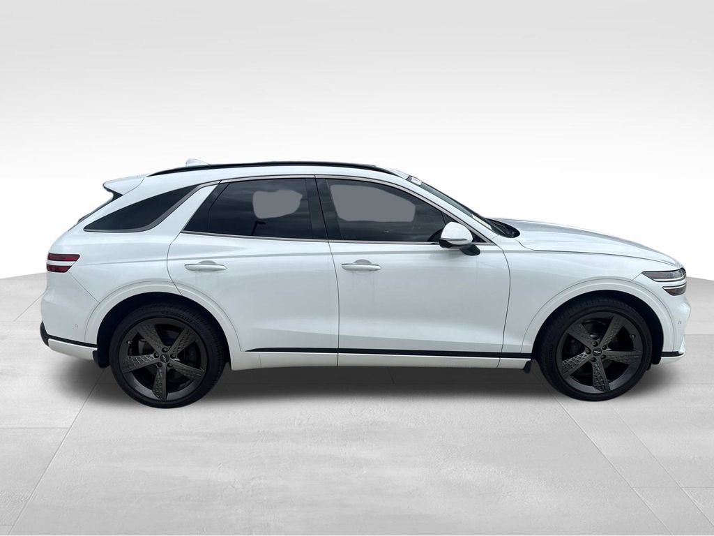 Used 2025 Genesis GV70 3.5T Sport w/ Sport Advanced Package AWD/4WD image 10