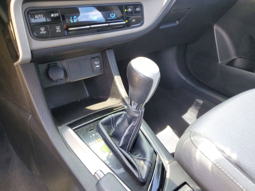 Used 2019 Toyota Corolla LE FWD image 27