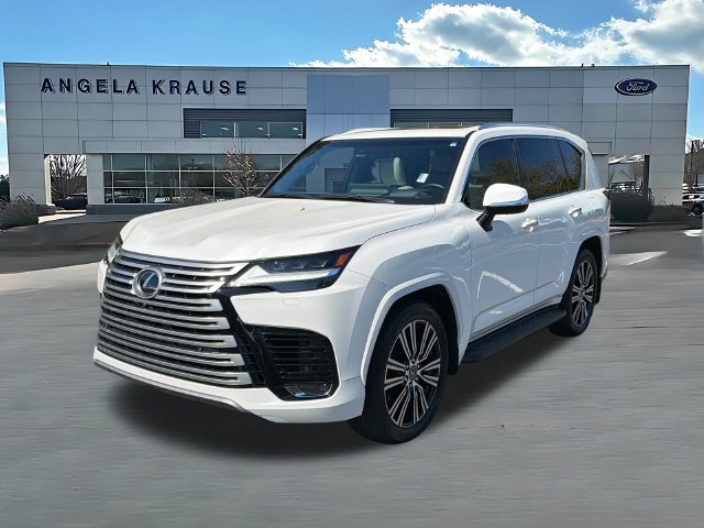 Used 2024 Lexus LX 600 4WD w/ Luxury Package image 3