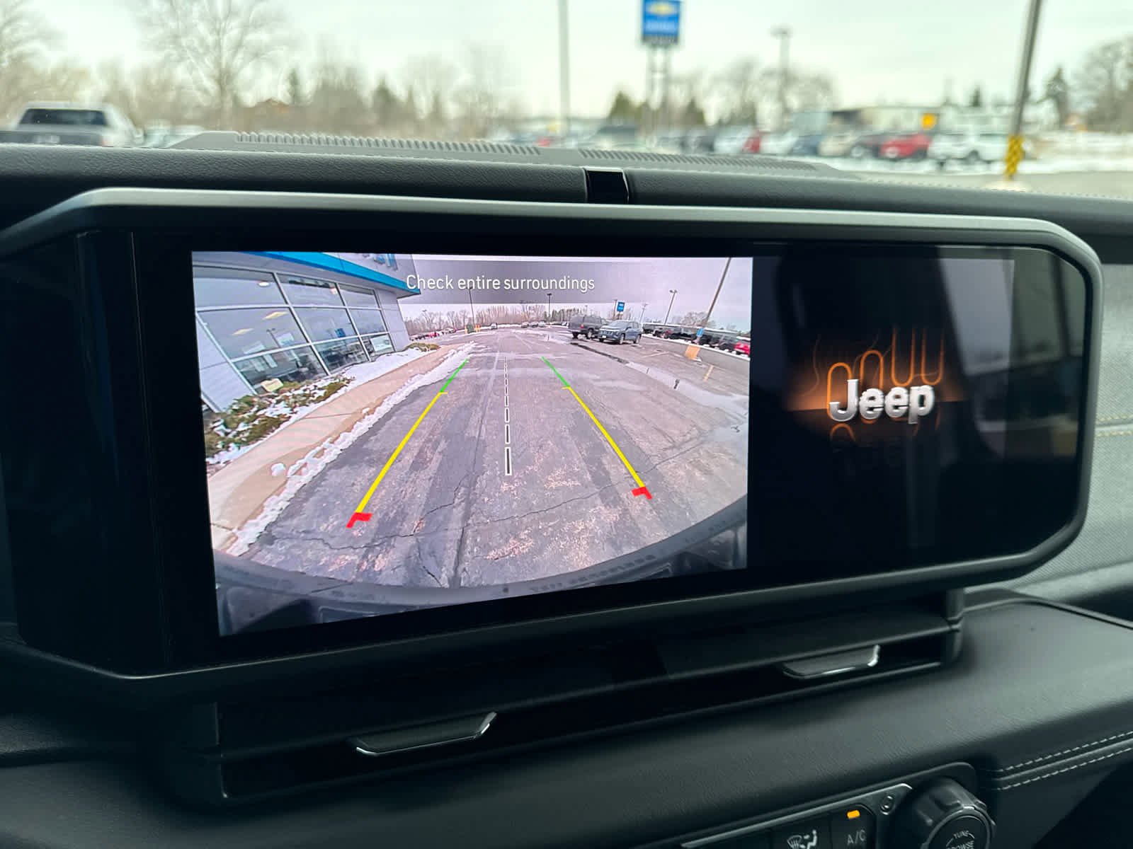 Used 2025 Jeep Wrangler Sahara w/ Safety Group image 23