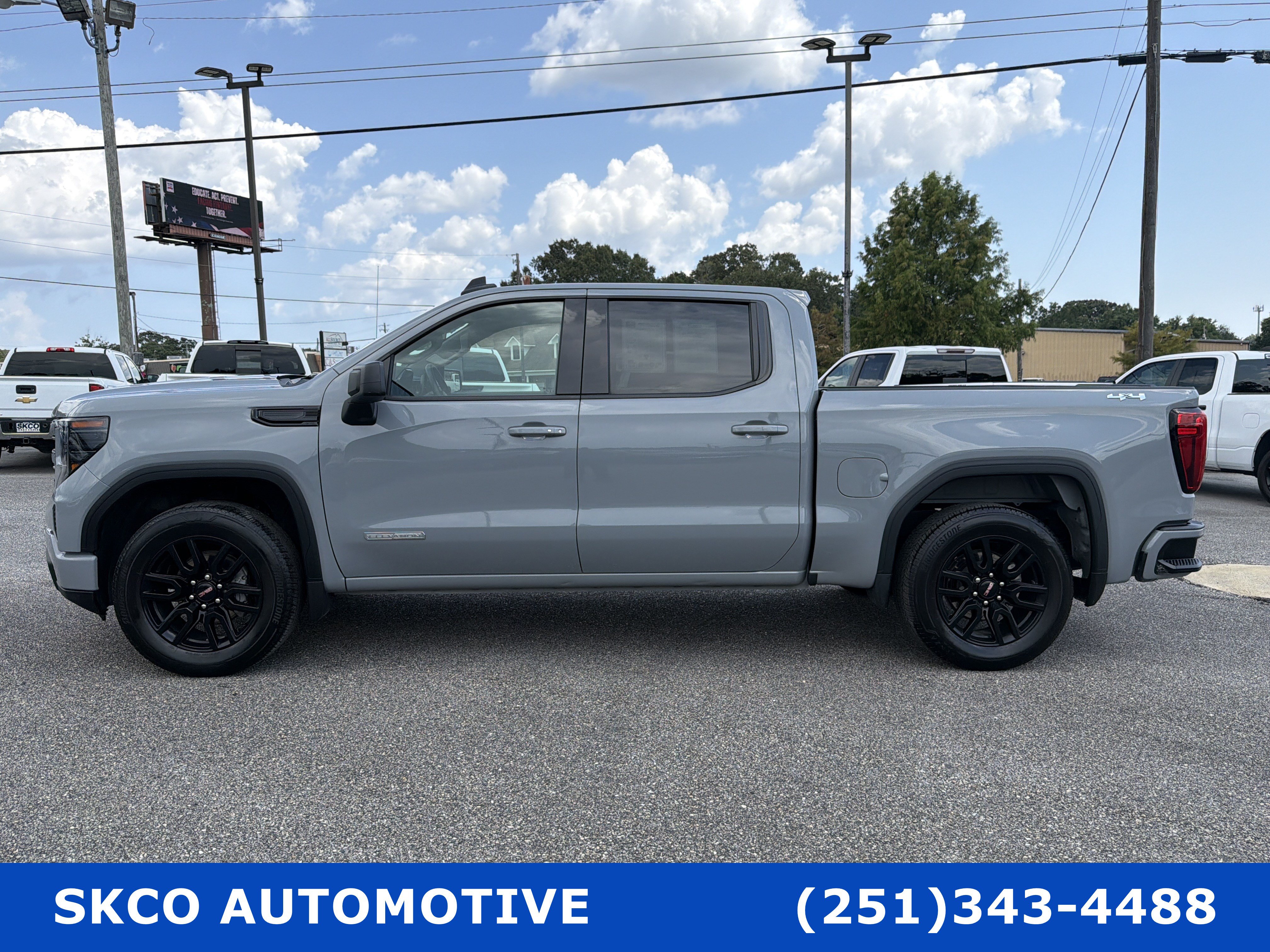 Used 2024 GMC Sierra 1500 Elevation AWD/4WD image 2