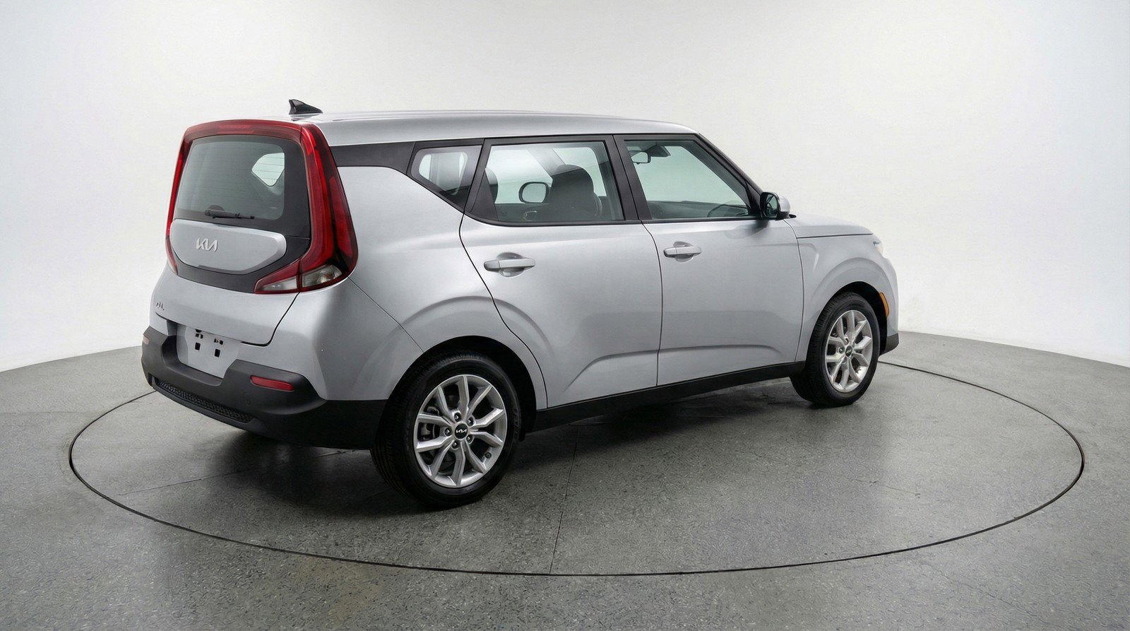Used 2025 Kia Soul LX w/ LX Technology Package FWD image 9