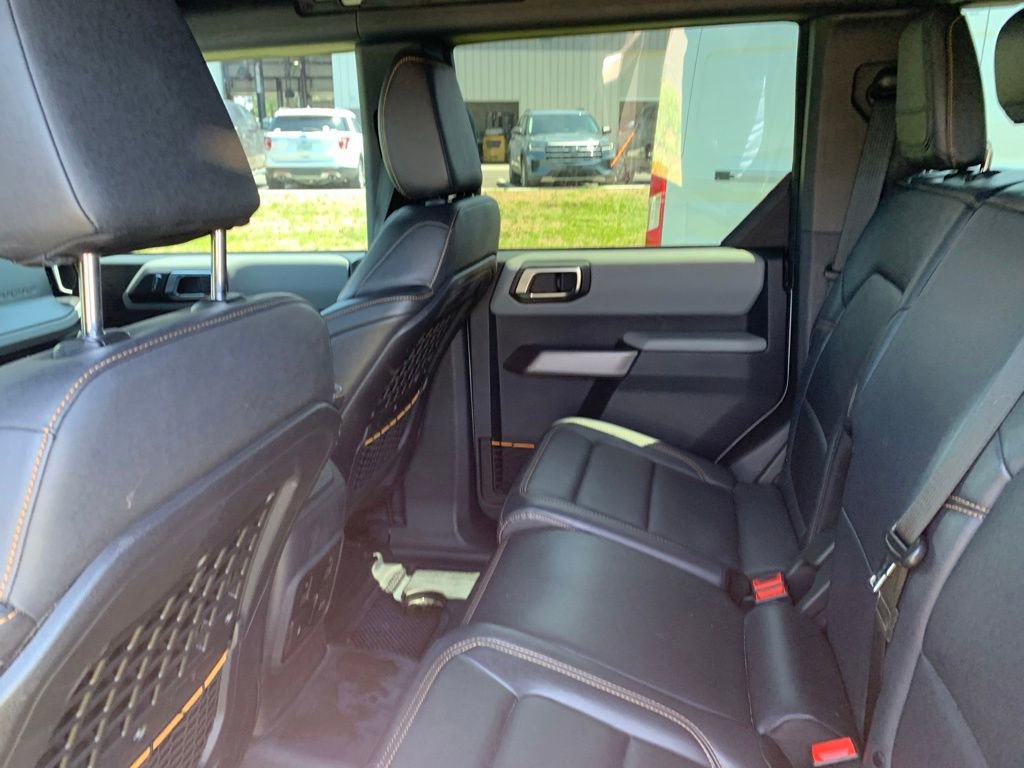 Used 2022 Ford Bronco Badlands w/ Sasquatch Package AWD/4WD image 18