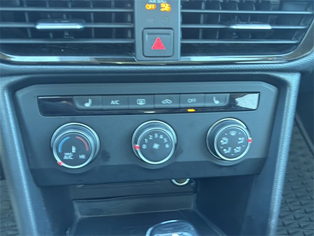 Used 2022 Volkswagen Taos SE w/ Panoramic Sunroof Package image 26