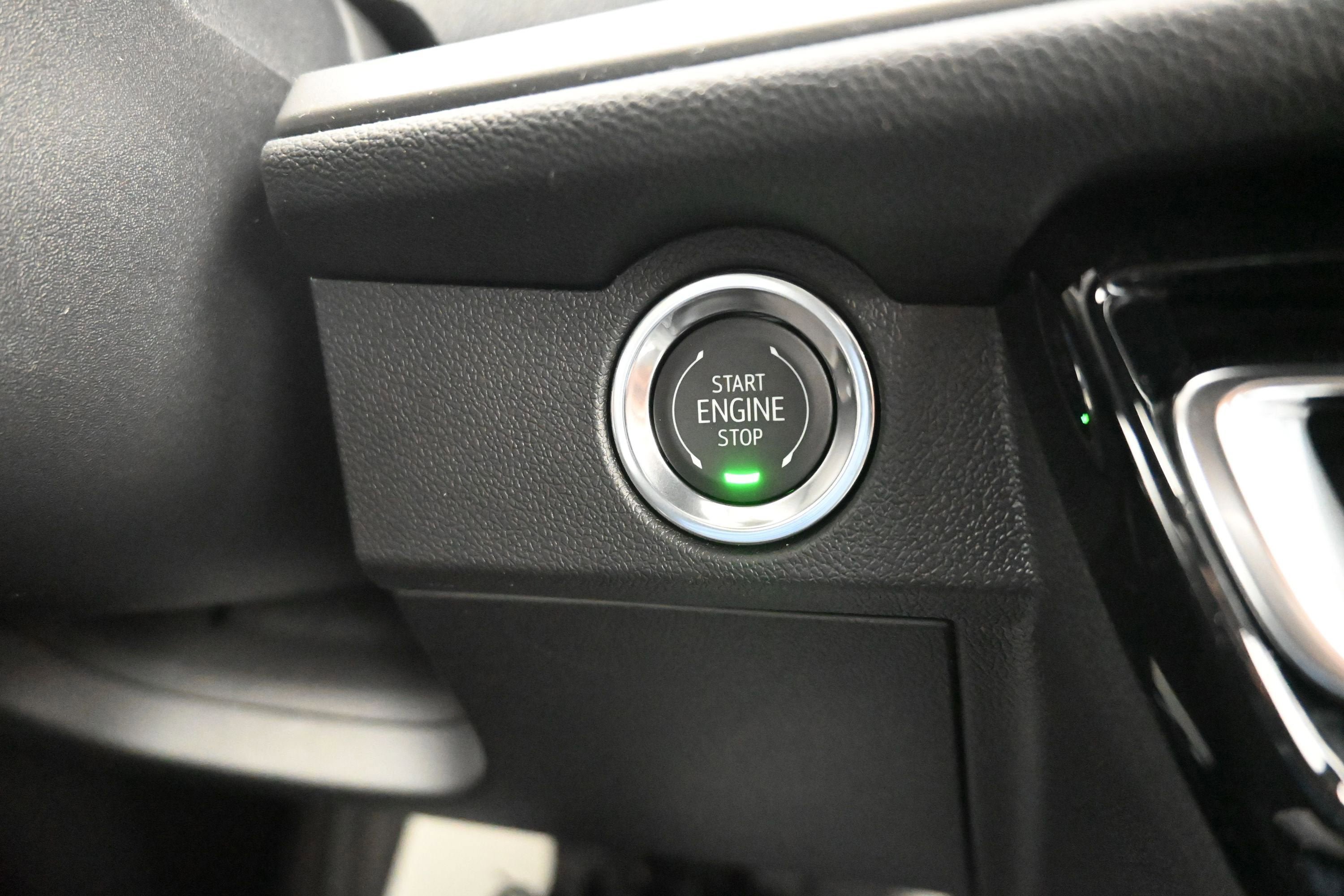 New 2026 Chevrolet Traverse LT w/ Sun and Wheel Package FWD image 18