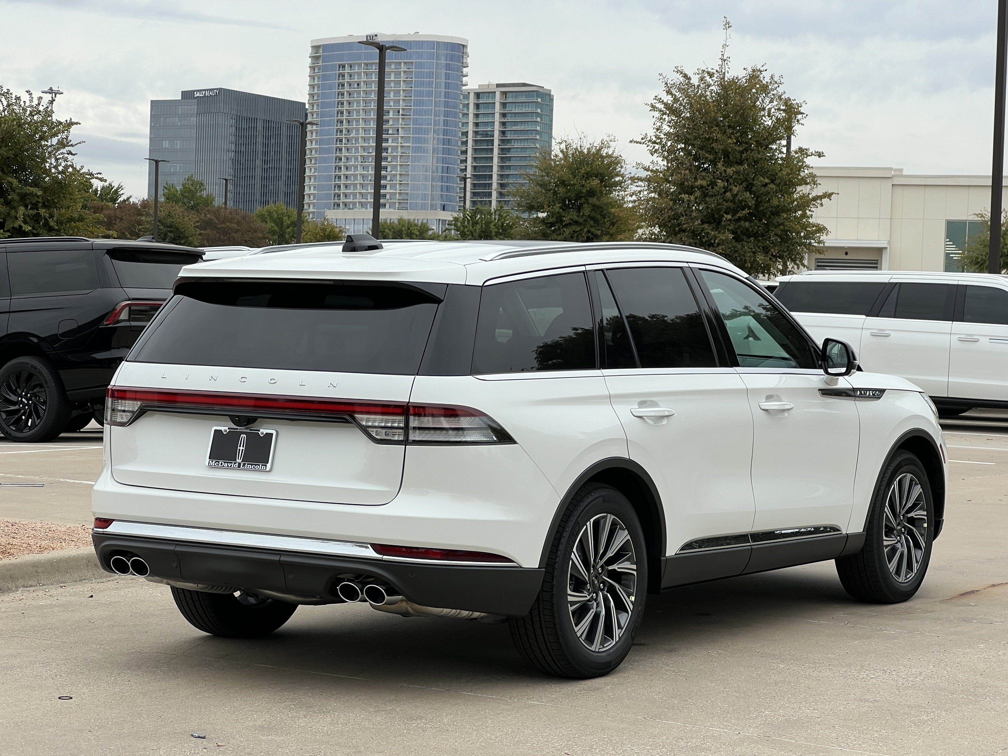 New 2027 Lincoln Aviator 2WD image 9