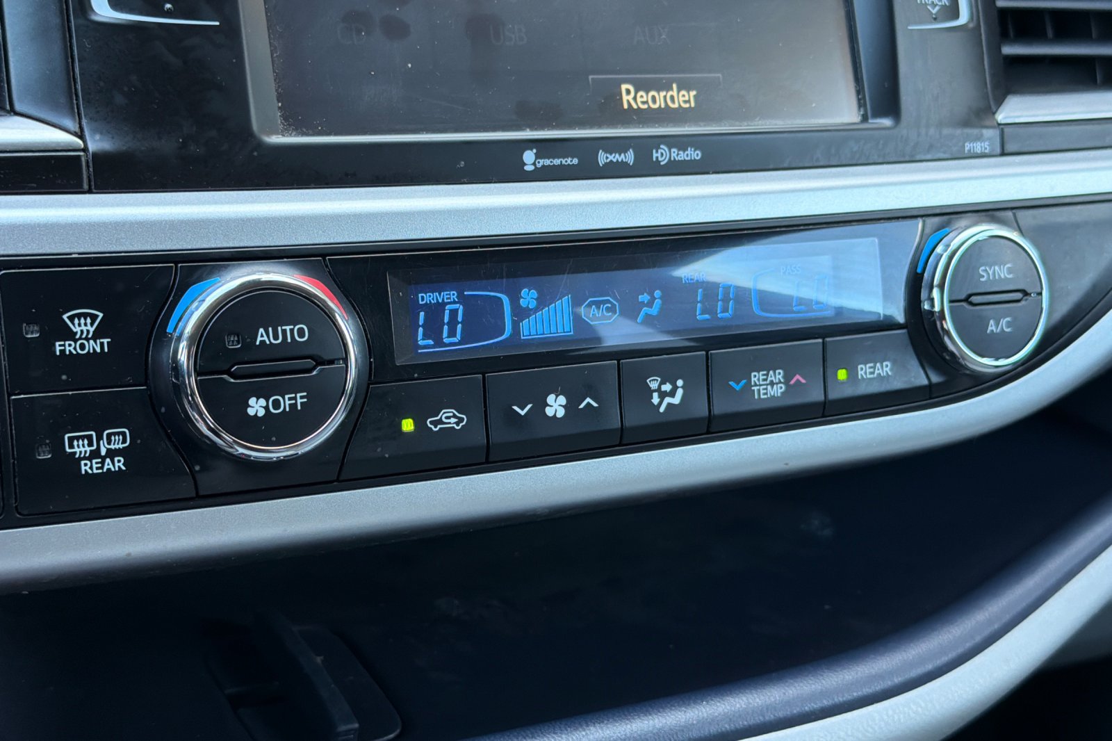 Used 2019 Toyota Highlander Plus AWD/4WD image 22