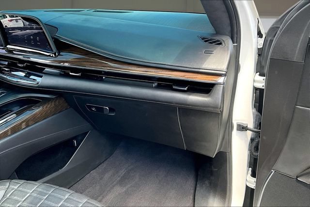 Used 2023 Cadillac Escalade ESV Sport Platinum w/ LPO, ONYX Package AWD/4WD image 16