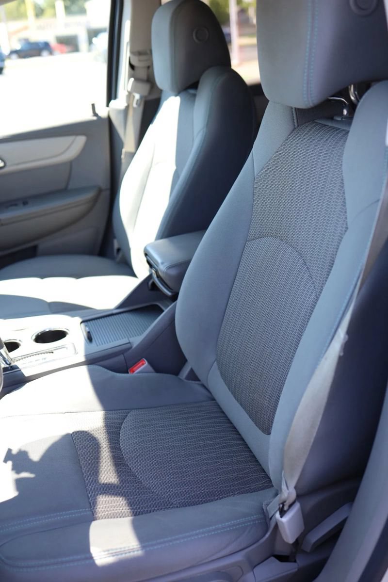Used 2017 Chevrolet Traverse LS FWD image 26