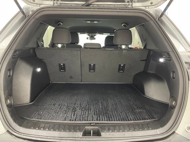 Used 2025 Chevrolet Equinox LT w/ Midnight Edition AWD/4WD image 13