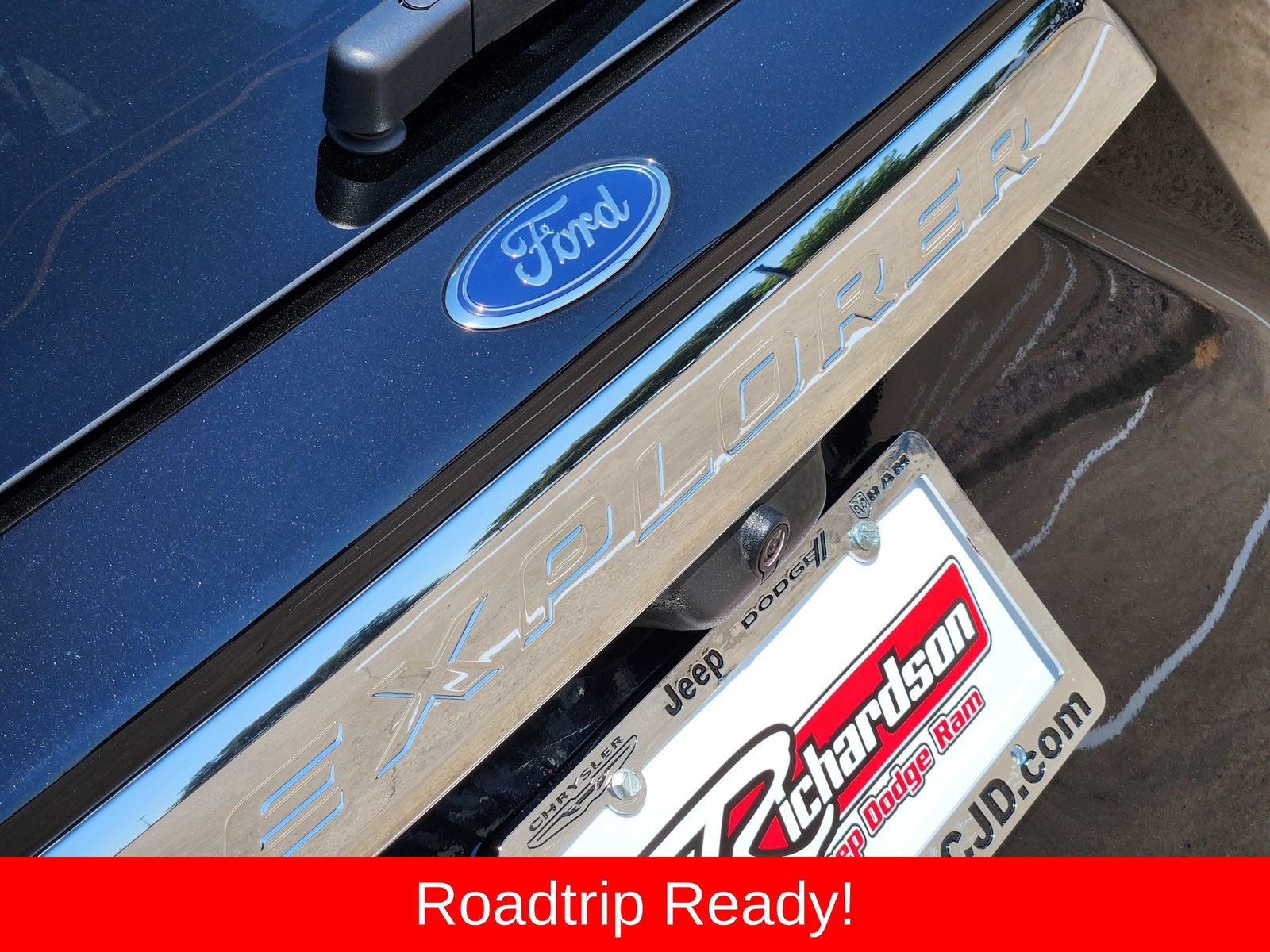 Used 2024 Ford Explorer XLT w/ Equipment Group 202A AWD/4WD image 18