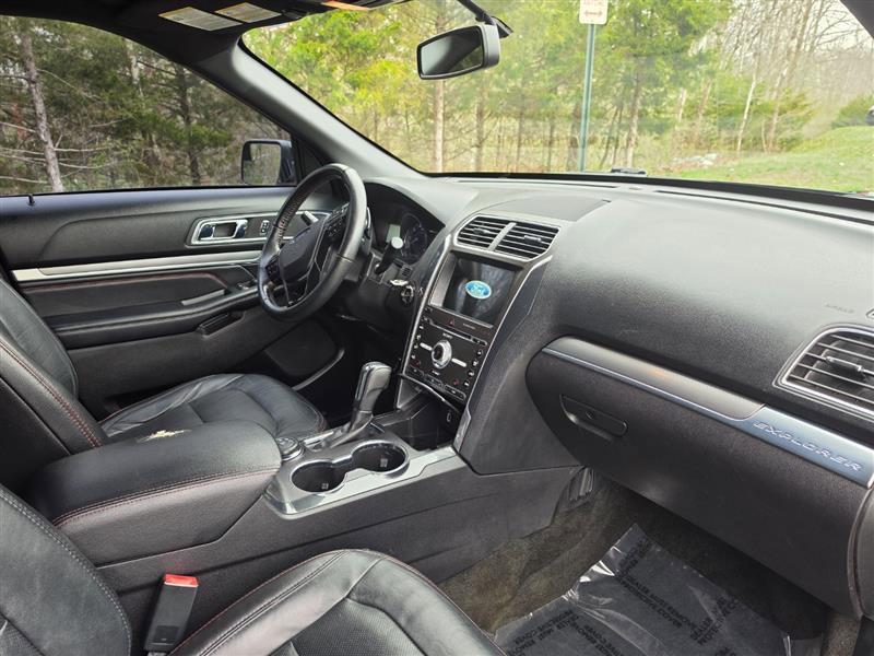 Used 2017 Ford Explorer Sport AWD/4WD image 30
