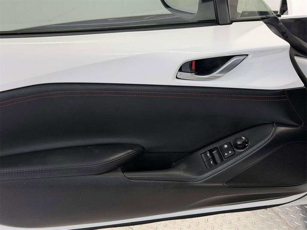 Used 2017 MAZDA MX-5 Miata RF Grand Touring image 13