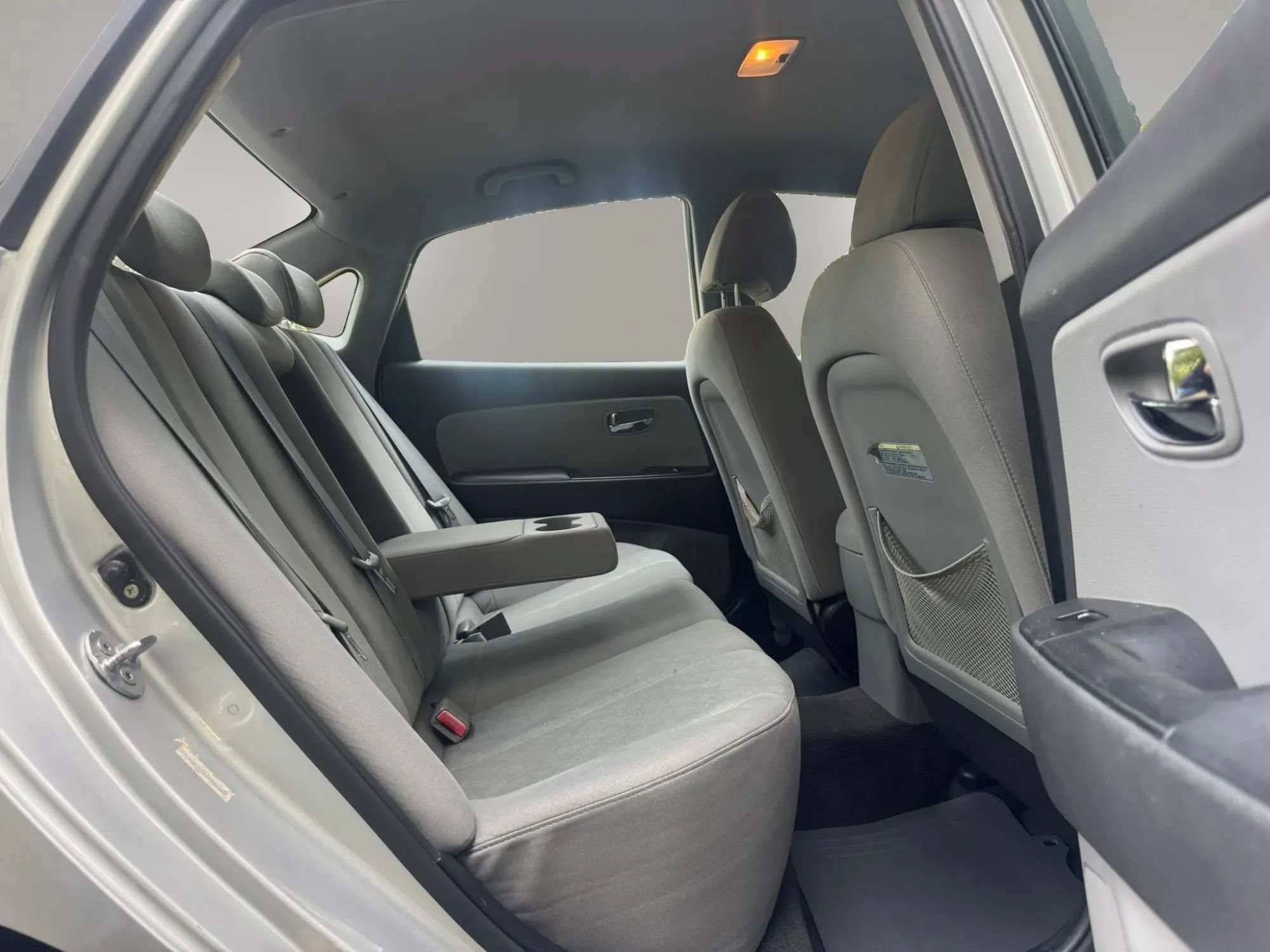 Used 2010 Hyundai Elantra GLS FWD image 15