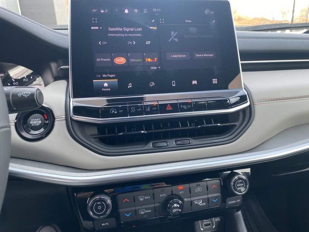 Certified 2025 Jeep Compass Limited image 13