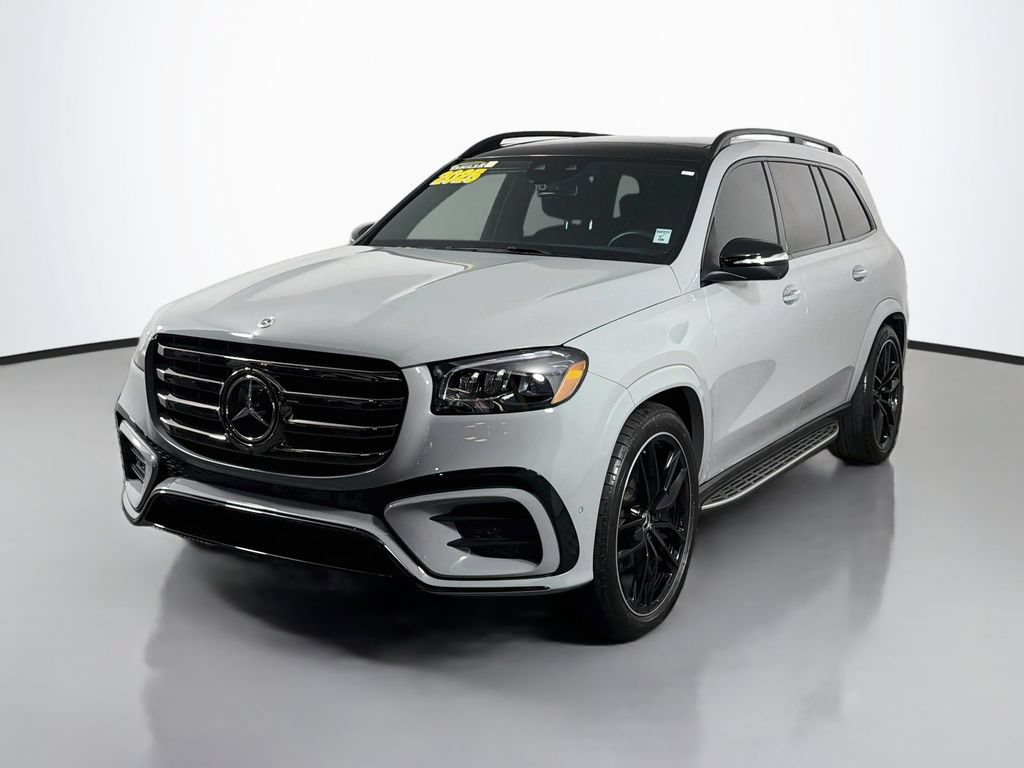 Used 2025 Mercedes-Benz GLS 580 4MATIC image 3