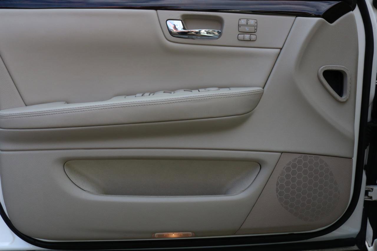 Used 2009 Cadillac DTS w/ Sun And Sound Package image 18