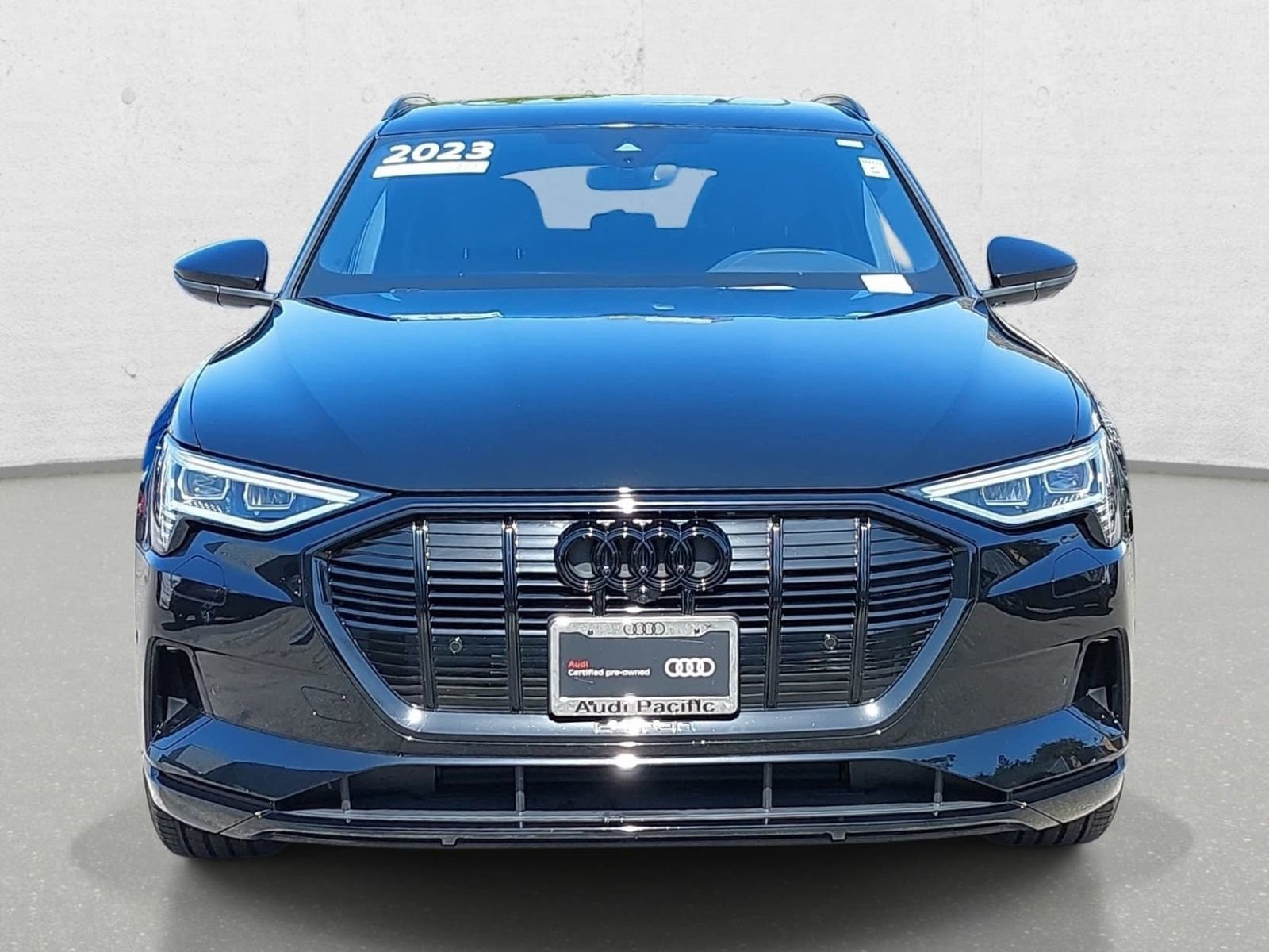 Used 2023 Audi e-tron Premium w/ Convenience Plus Package AWD/4WD image 2