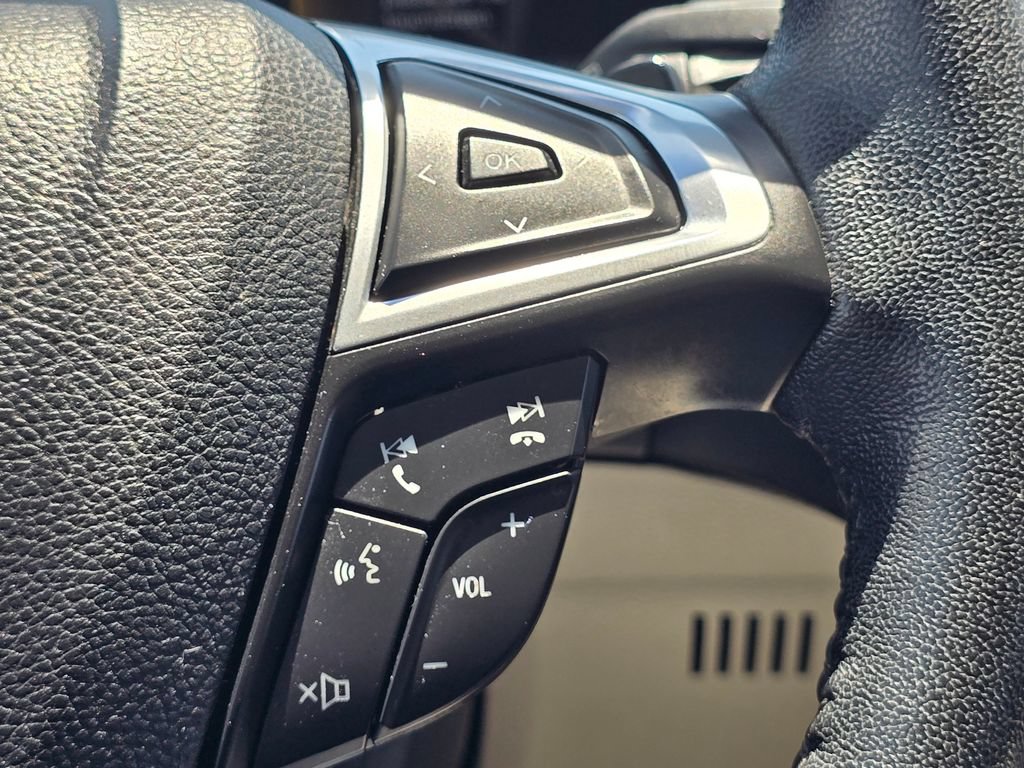 Used 2016 Ford Edge Titanium w/ Technology Package AWD/4WD image 32