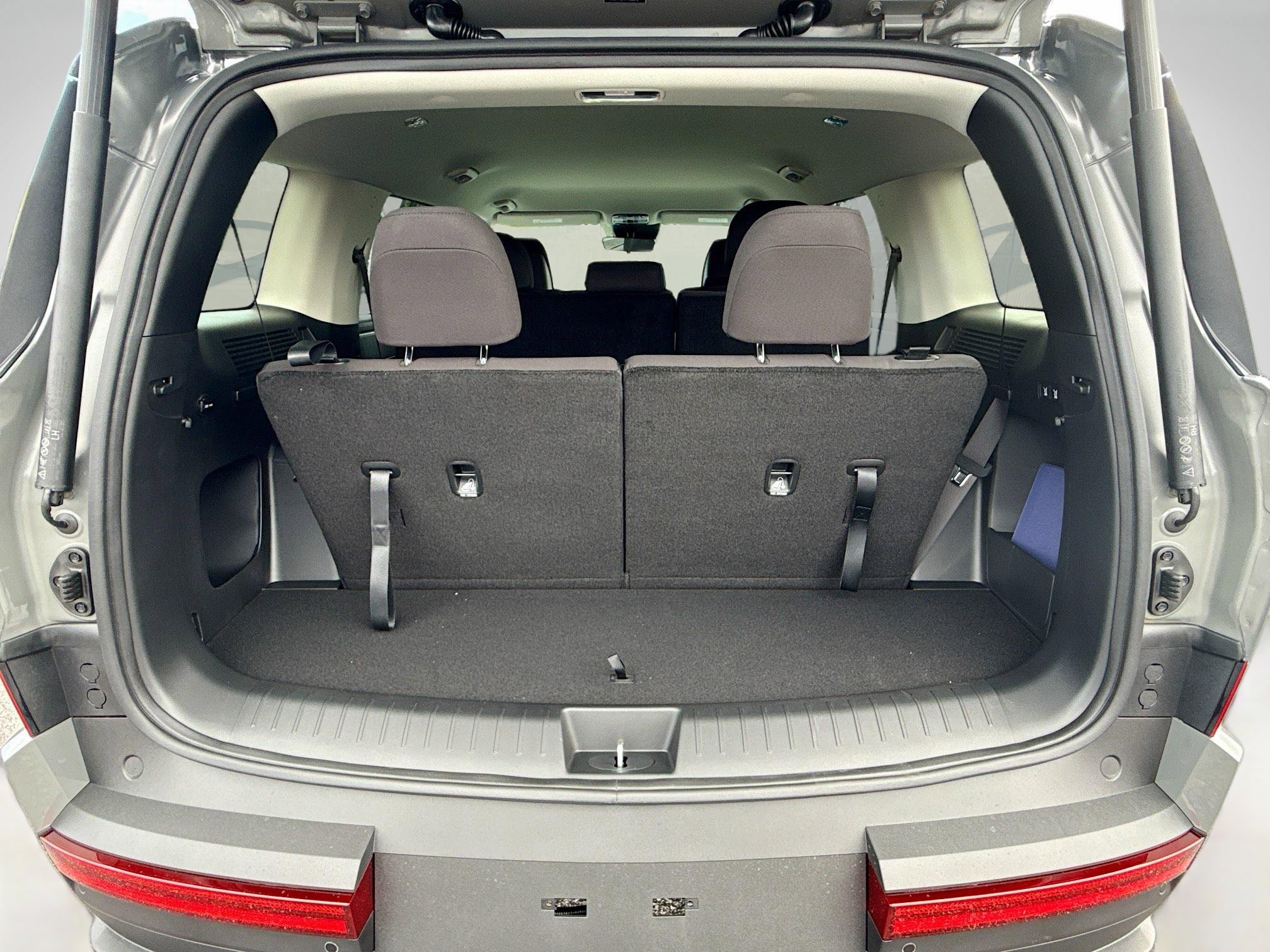 New 2026 Hyundai Santa Fe SE image 18