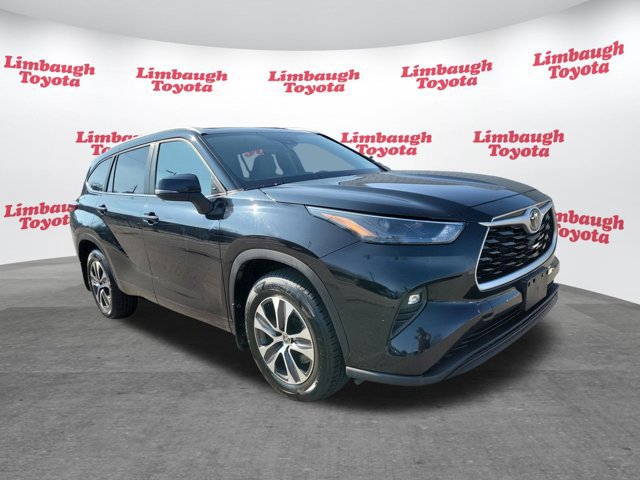 Used 2023 Toyota Highlander XLE image 26