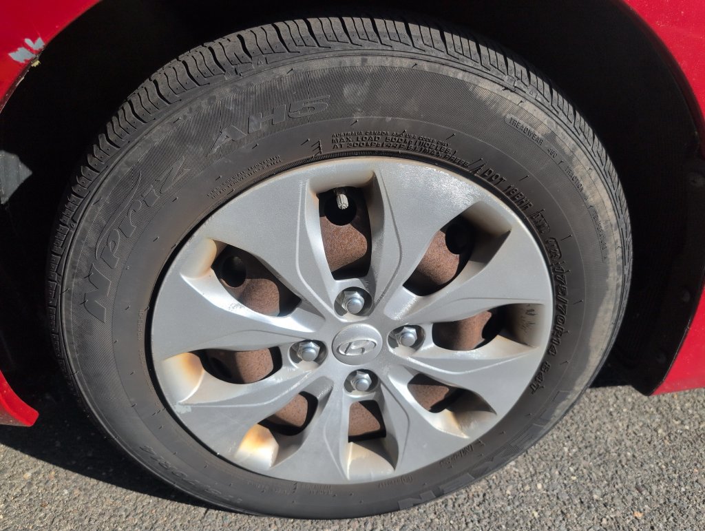 Used 2016 Hyundai Accent SE FWD image 40