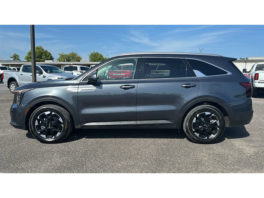 Used 2024 Kia Sorento S FWD image 3
