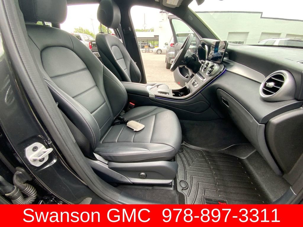 Used 2021 Mercedes-Benz GLC 300 4MATIC w/ AMG Line image 29