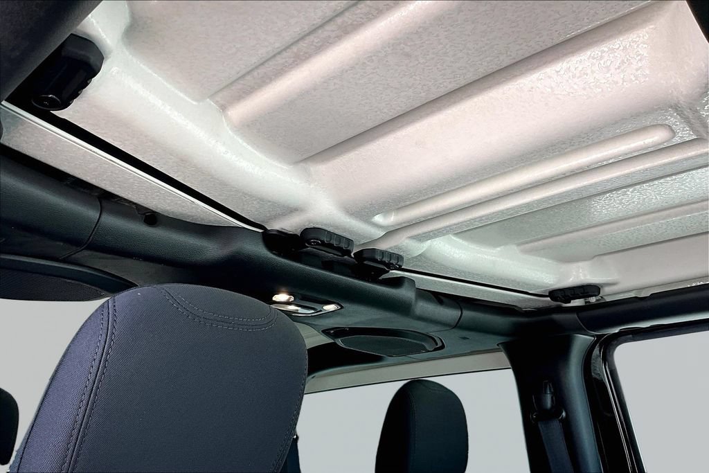 Used 2023 Jeep Wrangler Sport AWD/4WD image 25