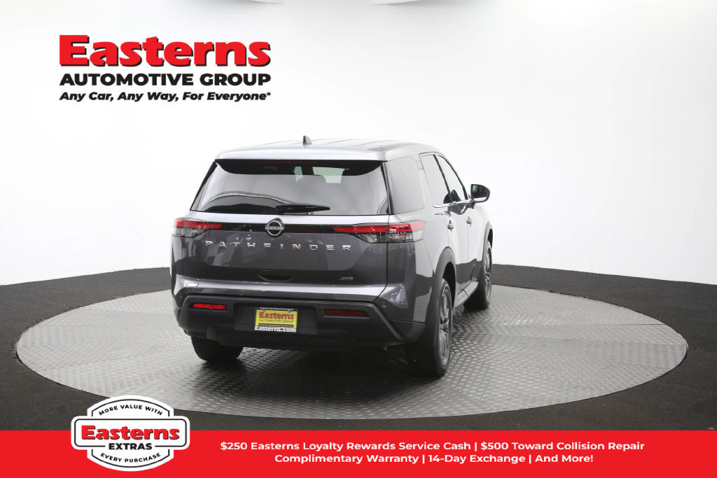 Used 2024 Nissan Pathfinder S AWD/4WD image 43