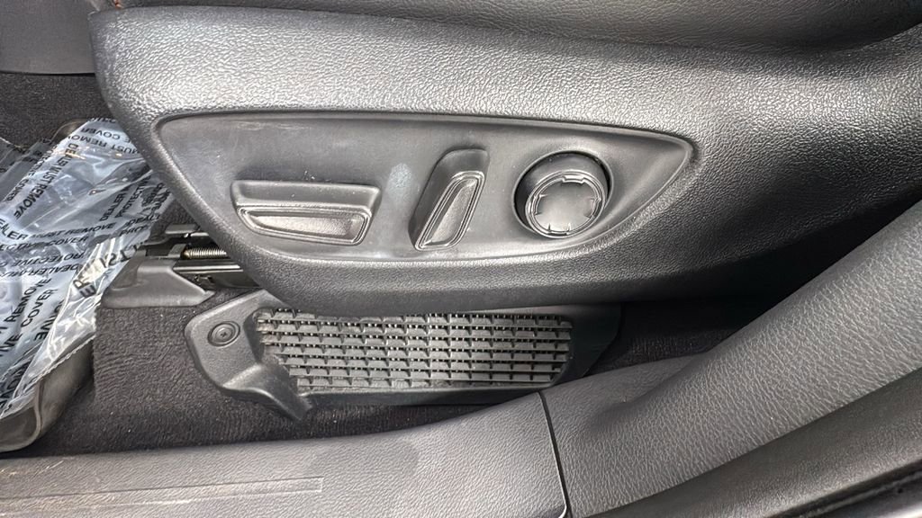 Used 2023 Toyota Sienna XSE image 11