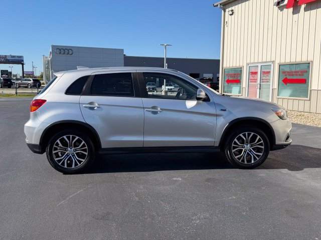 Used 2018 Mitsubishi Outlander Sport SE FWD image 9