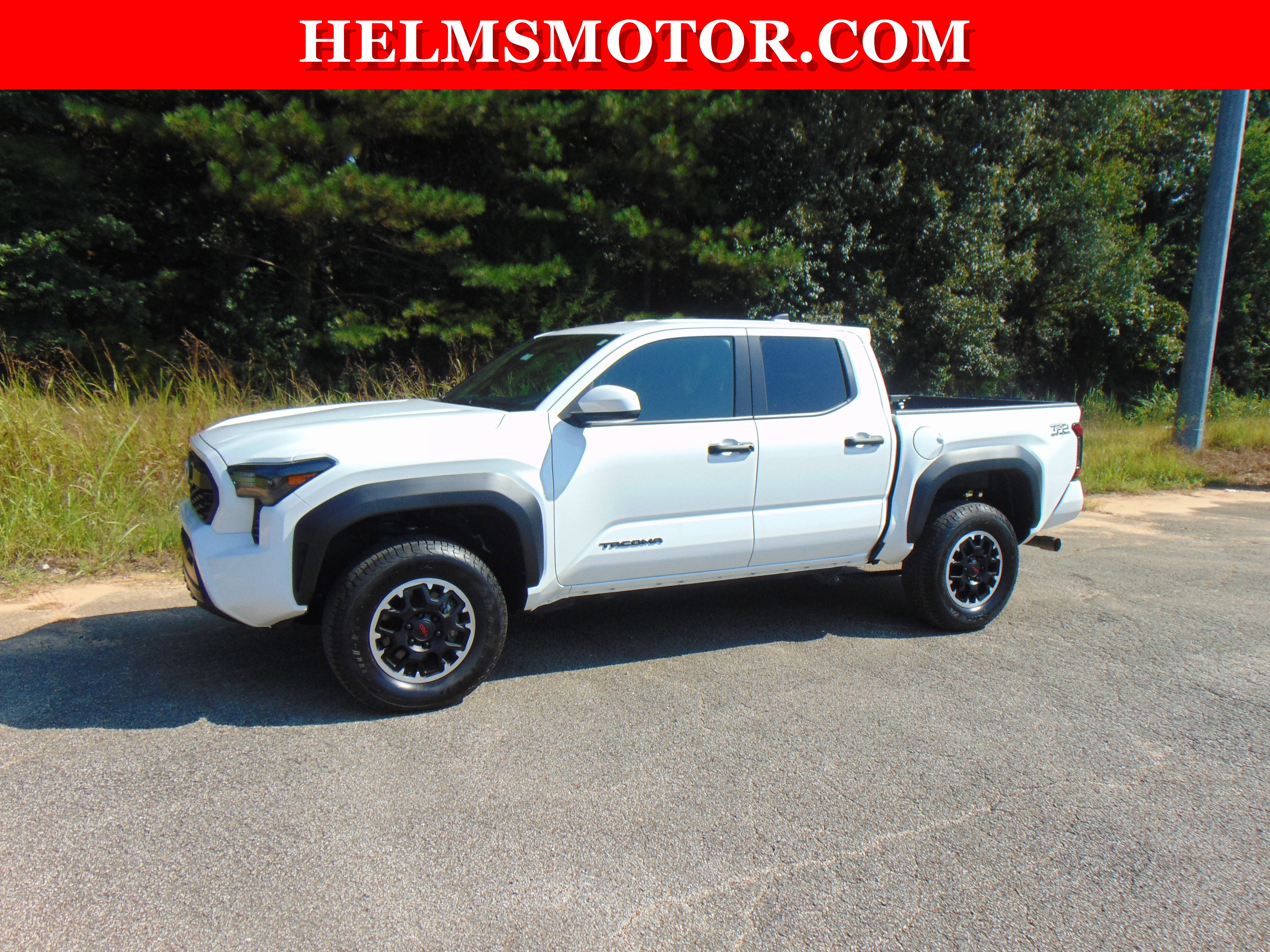 Used 2024 Toyota Tacoma TRD Off-Road image 2