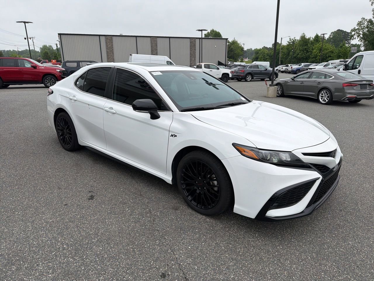 Used 2024 Toyota Camry SE w/ Convenience Package FWD image 9