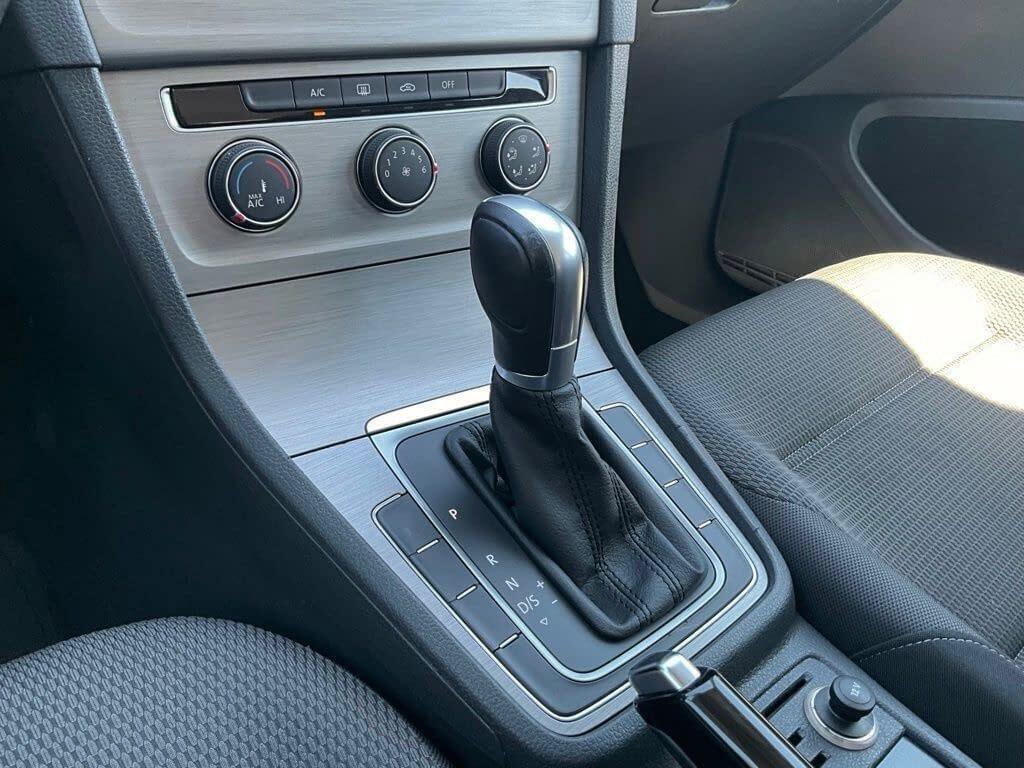 Used 2016 Volkswagen Golf S FWD image 18