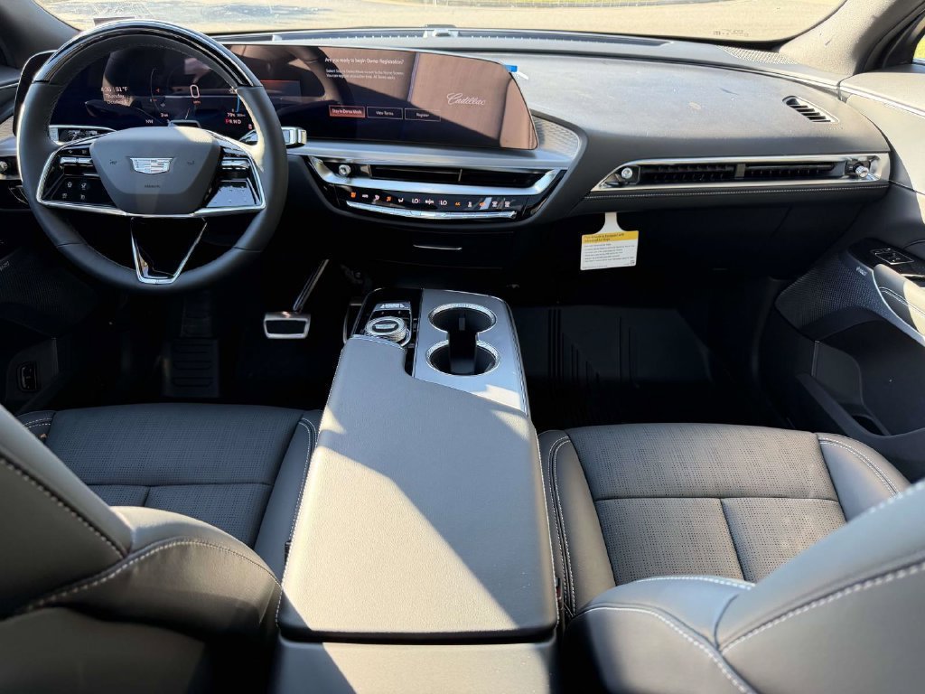 New 2027 Cadillac Lyriq Premium Luxury w/ LPO, Floor Liner Package AWD/4WD image 18