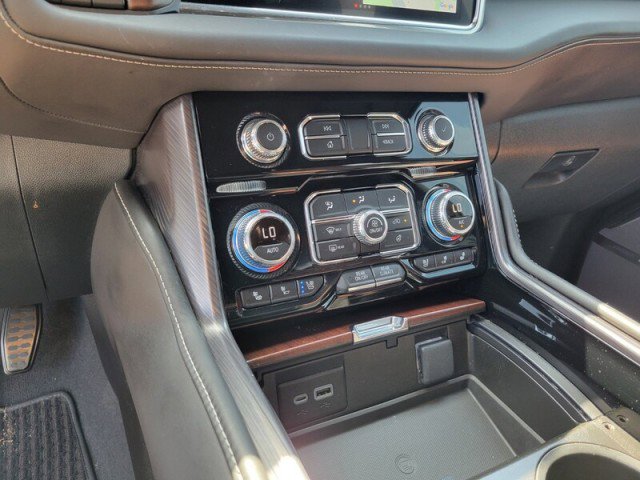 Used 2024 GMC Yukon XL Denali Ultimate image 17