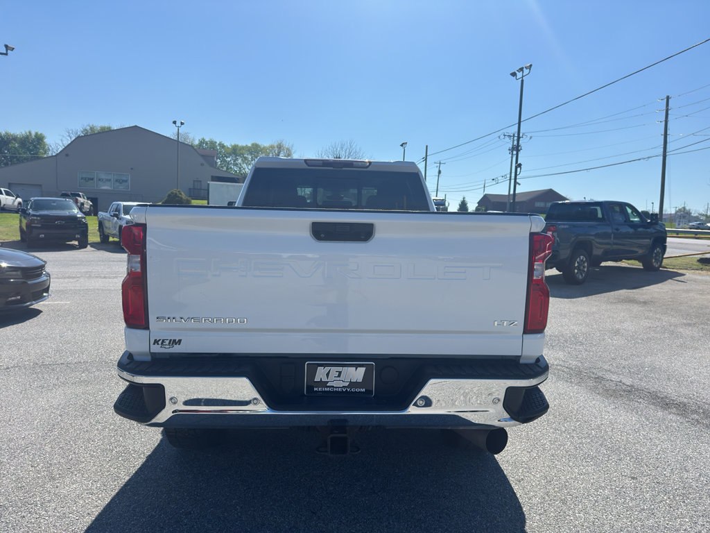 Used 2020 Chevrolet Silverado 3500 LTZ w/ LTZ Premium Package AWD/4WD image 5