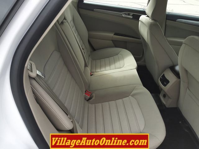 Used 2020 Ford Fusion SE image 35
