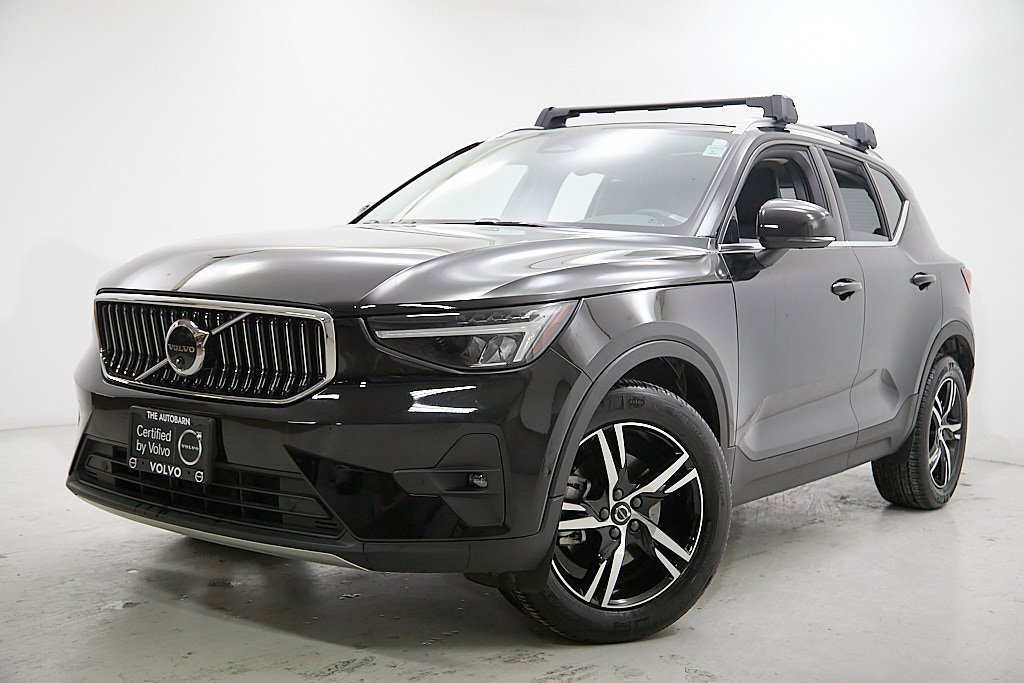 Certified 2023 Volvo XC40 B5 Plus image 2